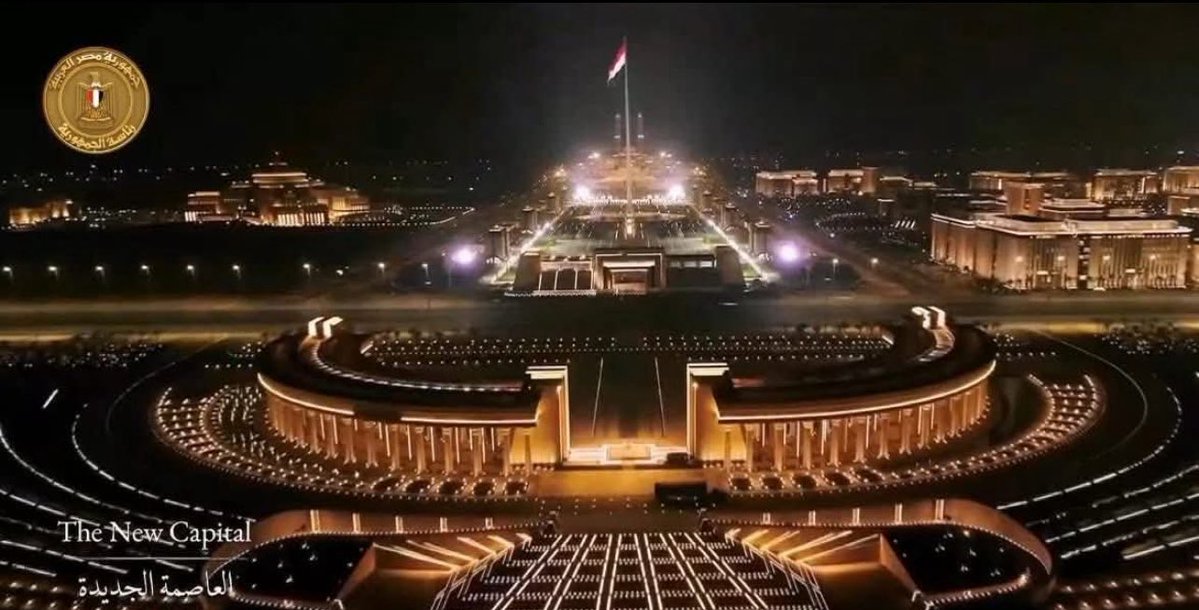 مصرُ... أرضٌ كتبَت التاريخَ بالحكمة،  
ونقشَت مجدَها على جدرانِ العظمة.  
من نيلِها الخالدِ يرتوي المجدُ،  
ومن جيشِها الأولِ تستلهمُ الأممُ العهد.  
أنا ابنُ حضارةٍ علّمتِ البشريةَ القراءة،  
وسطّرت أولَ الحروفِ في ملحمةِ الريادة.  
 #المتحف_المصري_الكبير