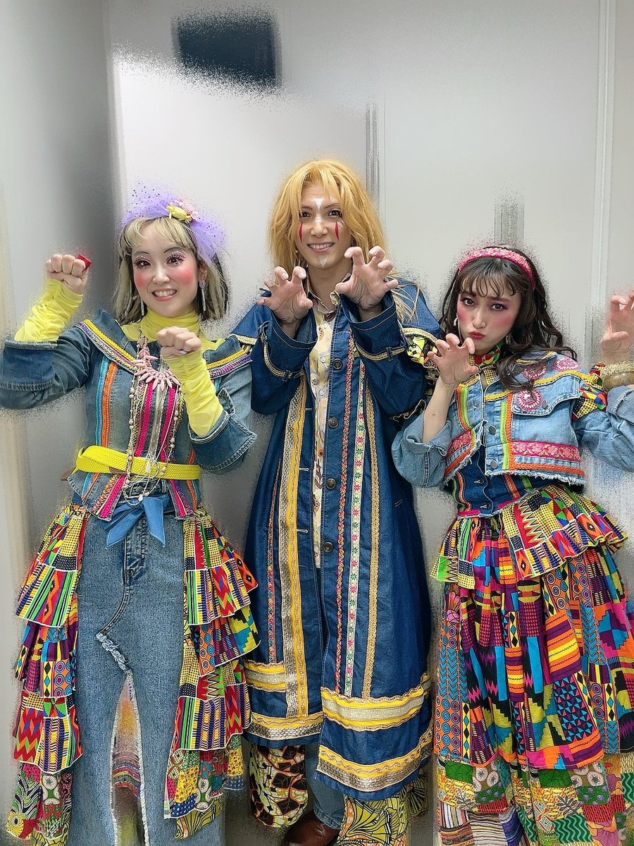 iRis_a_himi's tweet photo. 昨日のモロッコ様こと瀬戸祐介さんとは
お写真が撮れましたー！！！
とんでもない超大作を初日に残して
くださりました！笑笑
カルテットの皆様が横揺れしながら
楽しそうに演奏されてました😂👏
ありがとうございました！
#ヴェニスの商人CS https://t.co/MXcCz8FeYK