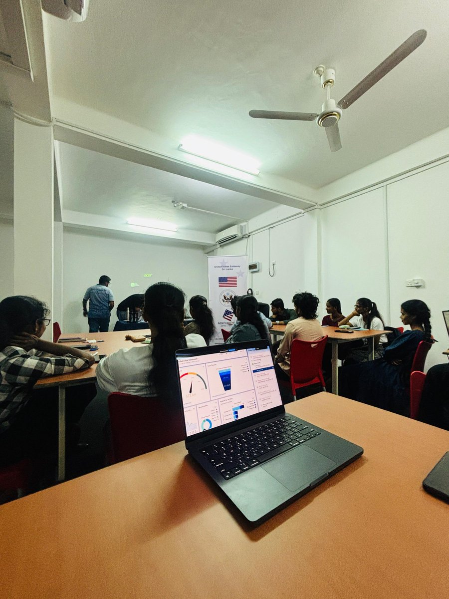 La0neSjn's tweet image. Salesforce #cloudhub #yarl #salesforce #ohana #Ai