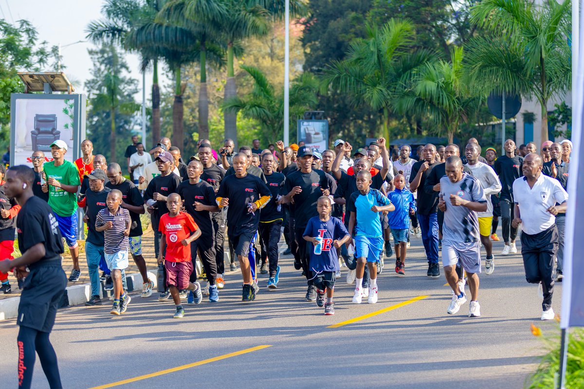 Kuri iki Cyumweru, abayobozi n'abakozi ba Sosiyete y'u Rwanda Ishinzwe Ingufu (REG) bifatanyije n'abatuye Umujyi wa Kigali muri siporo rusange #CarFreeDay. Ni mu bukangurambaga bugamije kurwanya ruswa mu mitangire ya serivisi bufite insanganyamatsiko igira iti "RUSWA OYA"