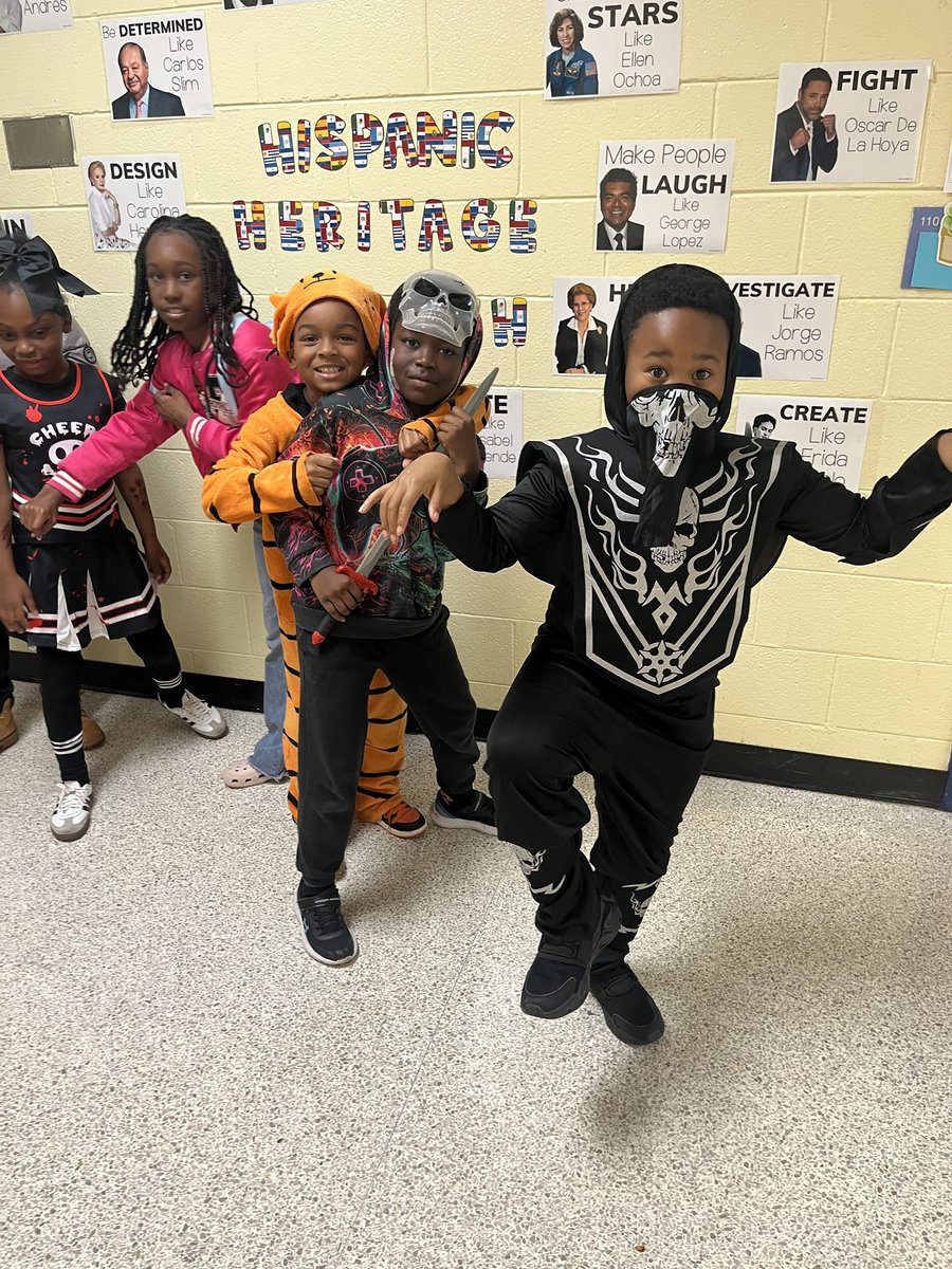 RED RIBBON WEEK AT BETHUNE!🚨Book characters were running wild!😍 #redribbonweek <a href="/FultonCoSchools/">FultonCountySchools</a> <a href="/FCS_SEC/">FCS SEC</a> <a href="/BethuneES/">Mary M. Bethune Elem</a>
