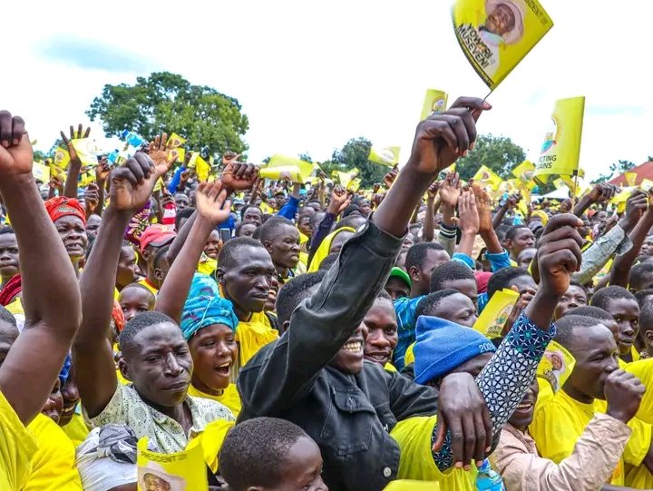 jane_amongin's tweet photo. Heartfelt gratitude to the people of Kaberamaido for your trust and love in the NRM government. Special thanks to @KagutaMuseveni for your continued support and vision for our great nation, and for taking the time to visit Kaberamaido to share your plans for the coming government https://t.co/ZvqAvJ4z0Y