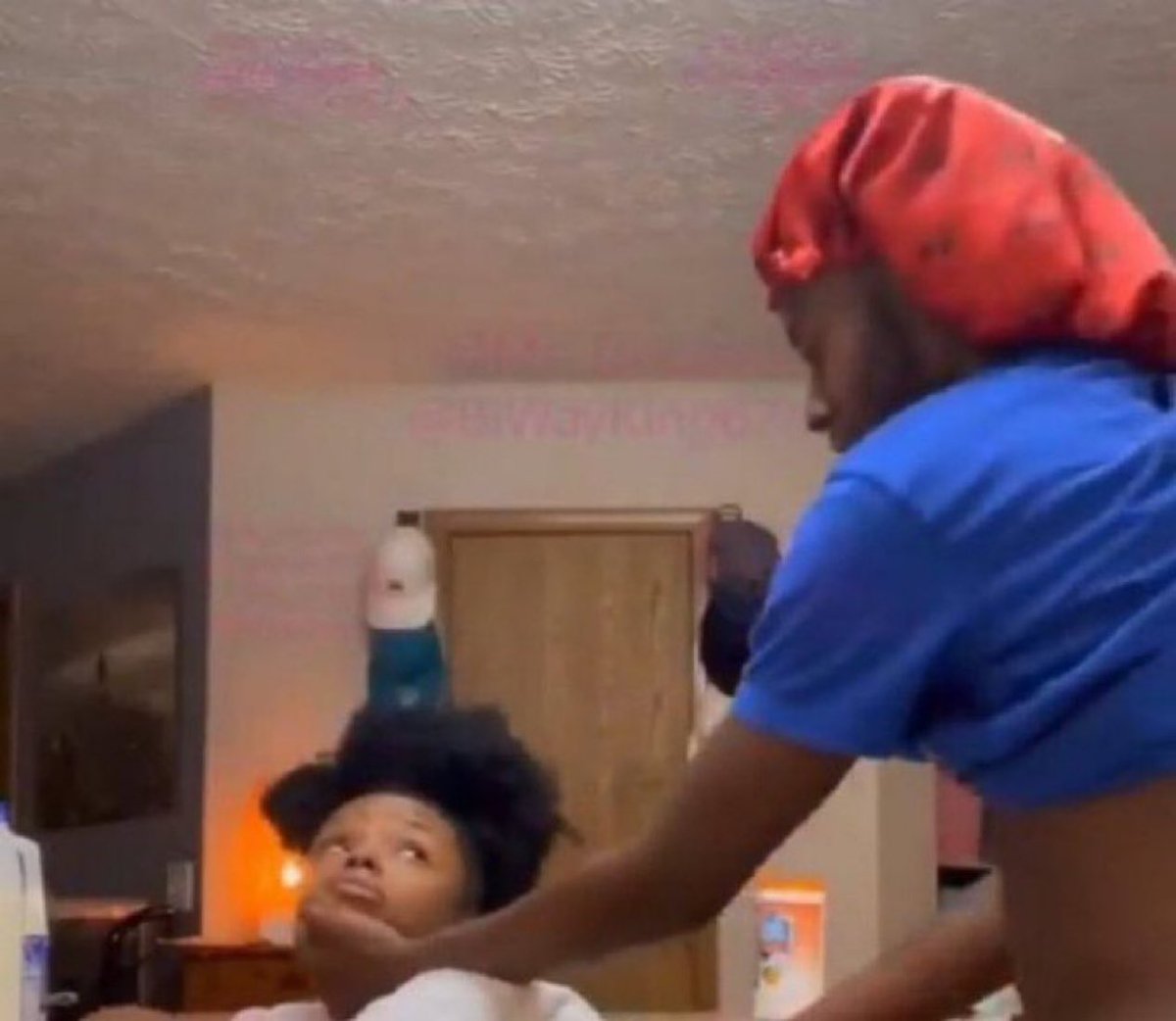 VERITY_HQ's tweet image. Girl will be with other men like this , only to insist on no sex before marriage when it’s your turn to smash