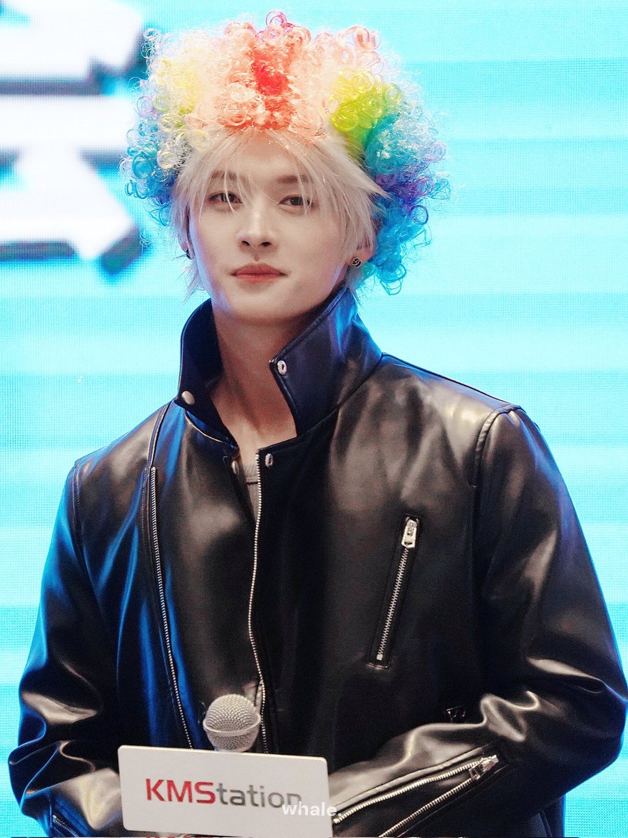 lee know 😭😭😭