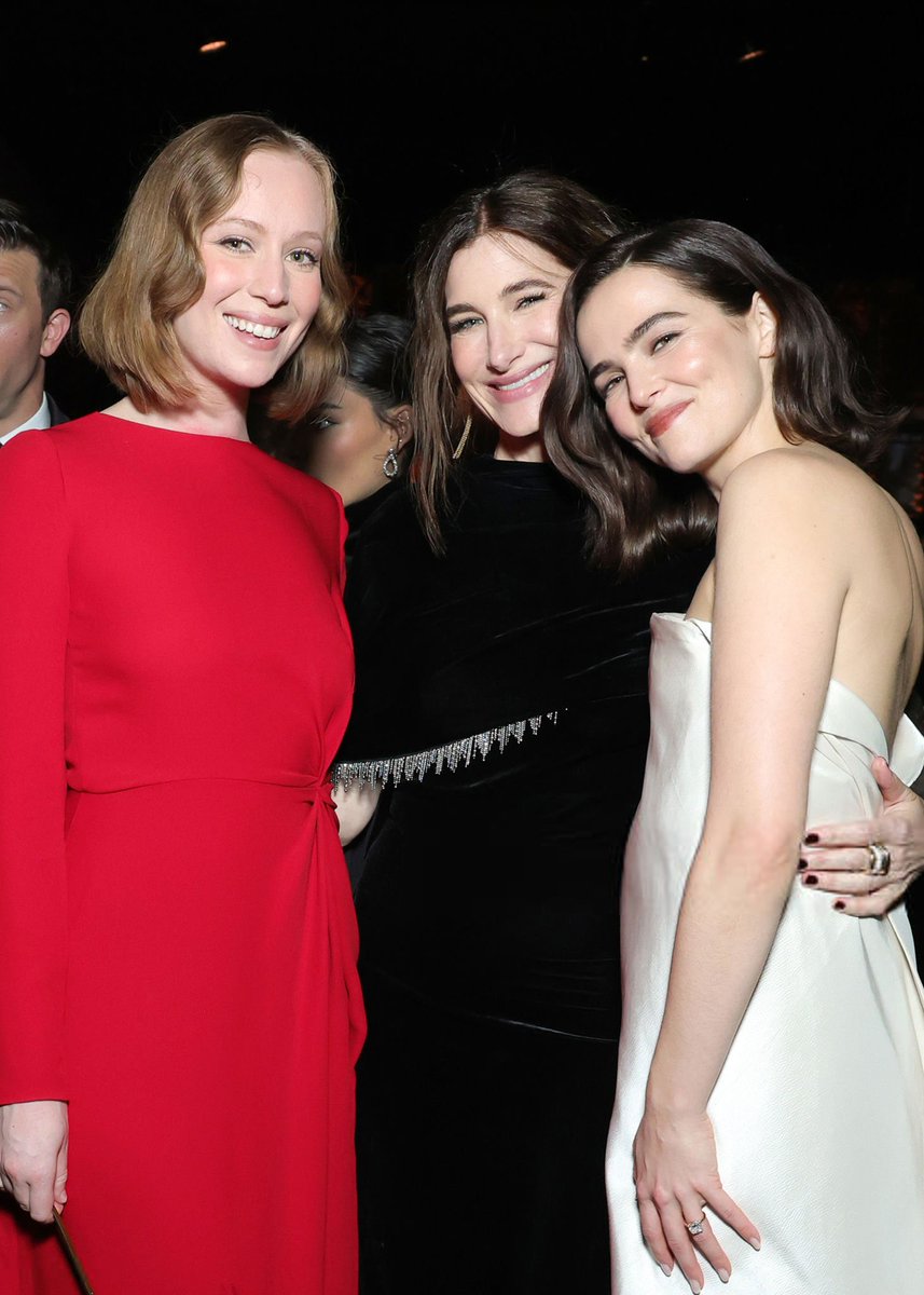 Kathryn Hahn, Hannah Einbinder and Zoey Deutch at the LACMA Art+Film Gala. 🖤
