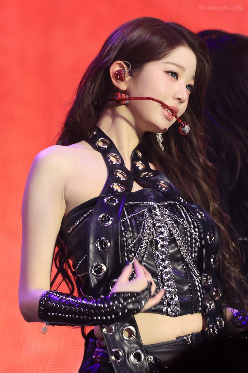 251102 SHOW WHAT I AM

#장원영 #JANGWONYOUNG 
#원영 #WONYOUNG #아이브 #IVE