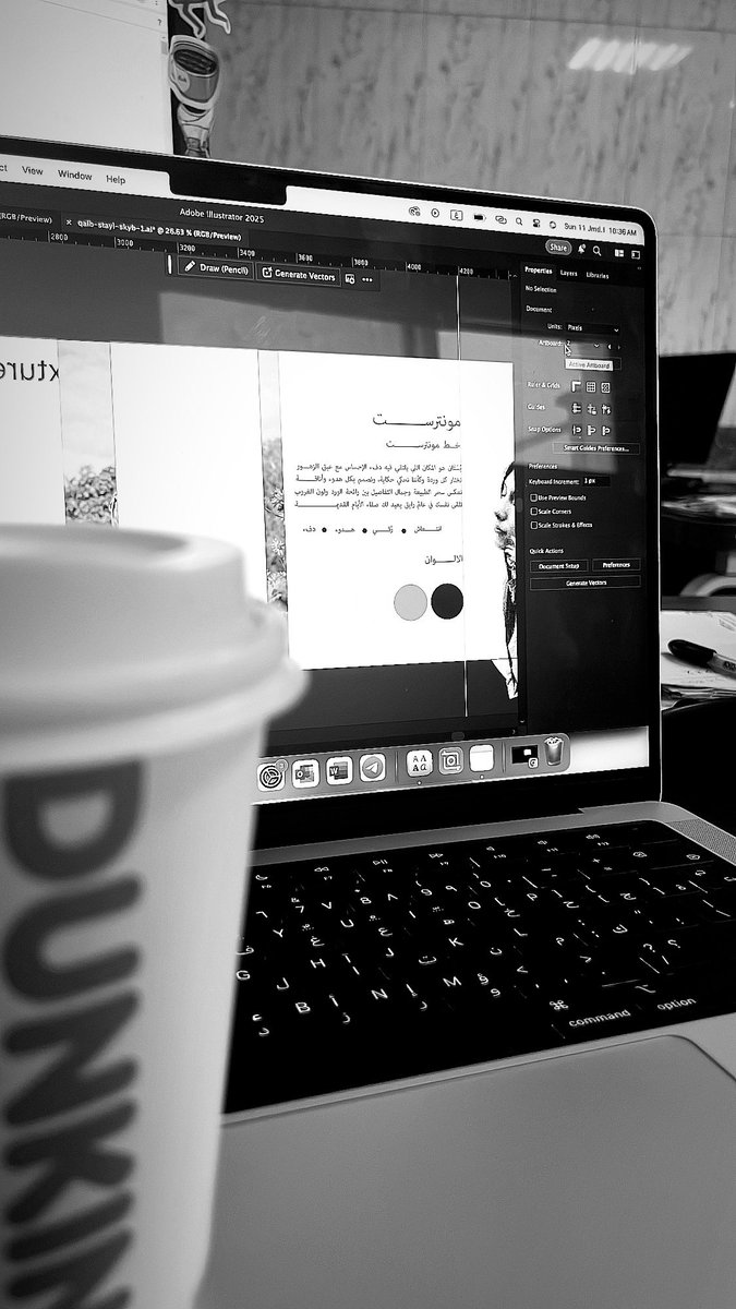 rahafDesigner_1's tweet image. لحد يسأل كيف جات الاغنية مع الهوية😂🦦