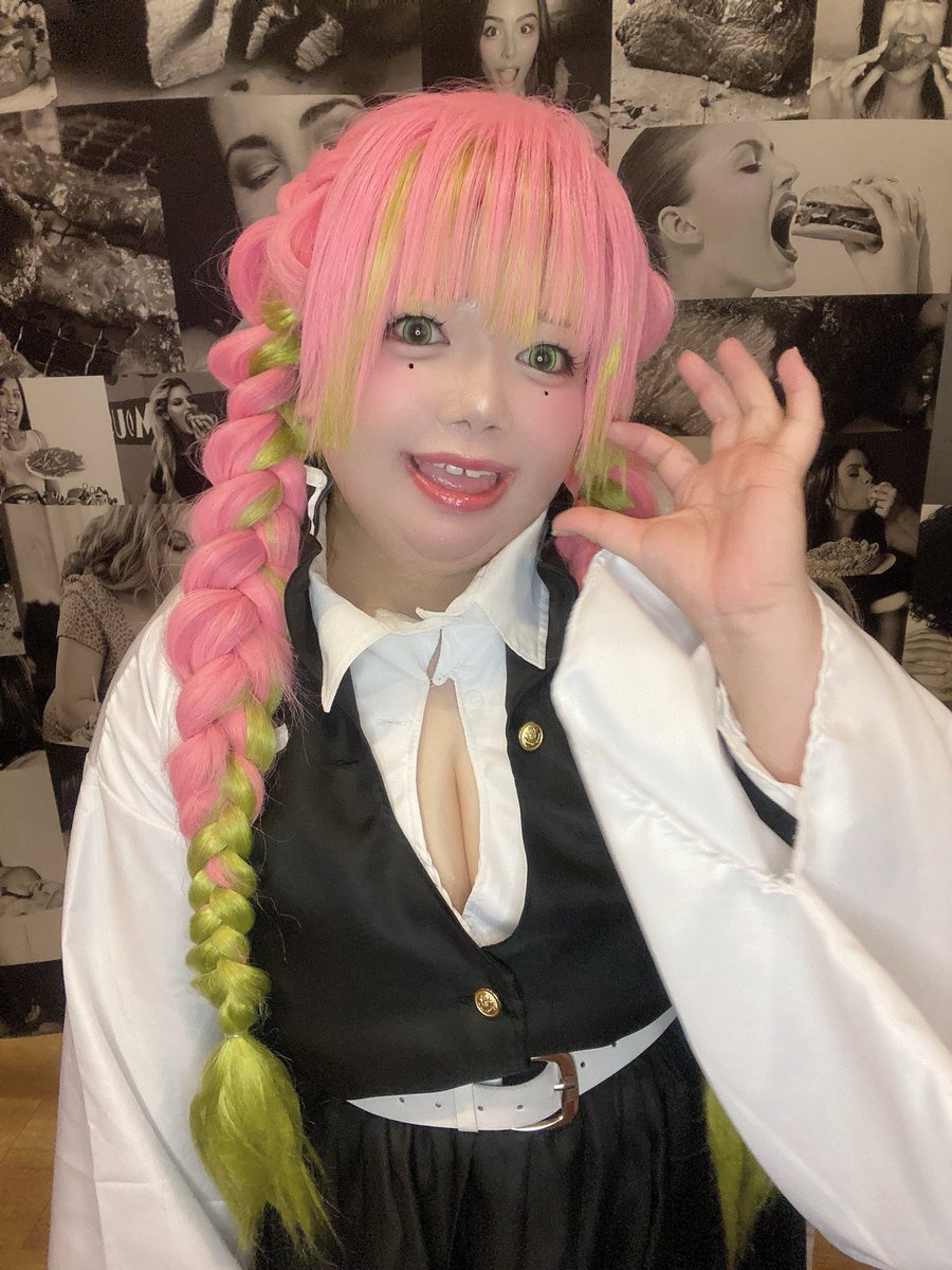 lapo_akaringo's tweet photo. ハロウィンは大好きな甘露寺蜜璃コス🩷💚

ぽちゃ柱でした☺️

 #ハロウィン  #コスプレ
 #甘露寺蜜璃  #鬼滅の刃
 #ぽっちゃり  #ぽっちゃり女子 
#ぽっちゃり女子と繋がりたい 
 #ぽっちゃり女子好きと繋がりたい https://t.co/ey2ksnsDPf