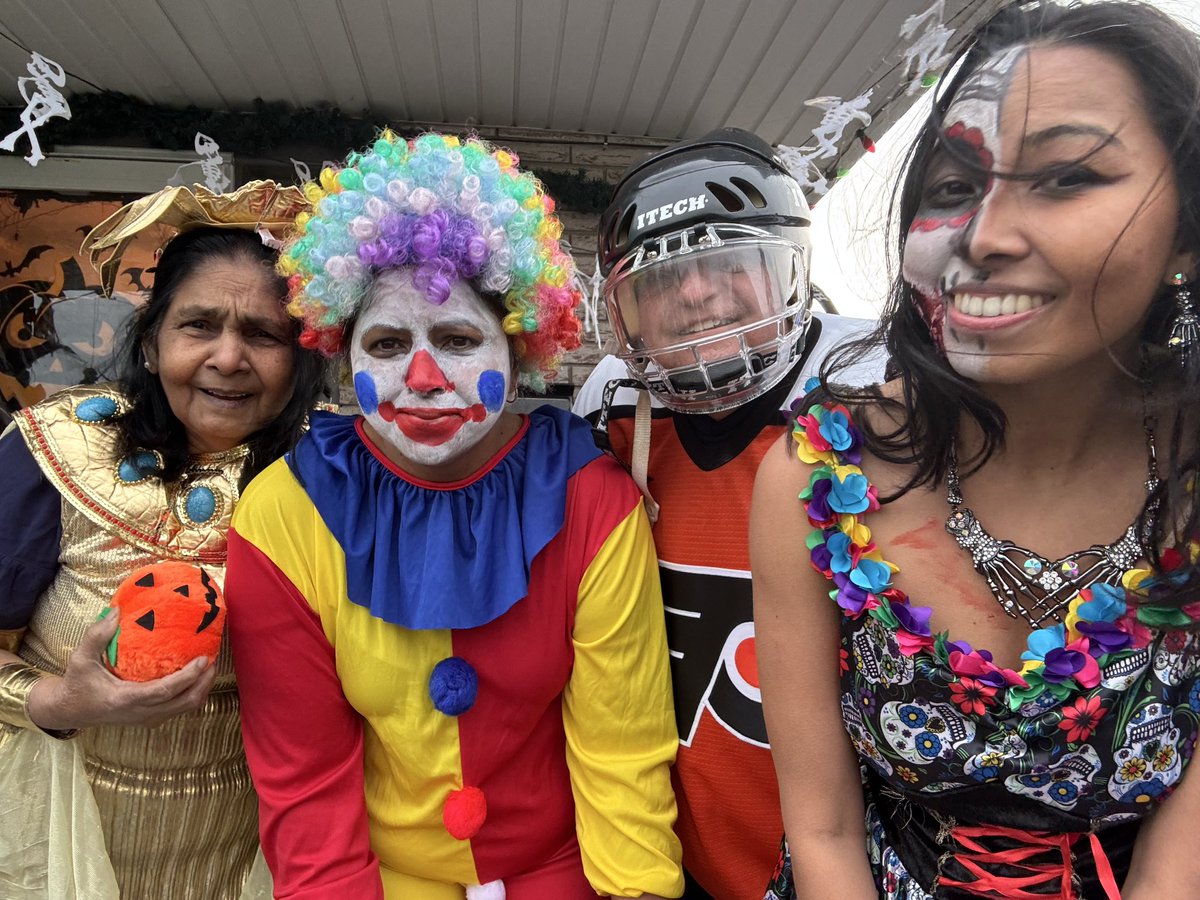 jasodrap's tweet image. Celebrating Halloween with family