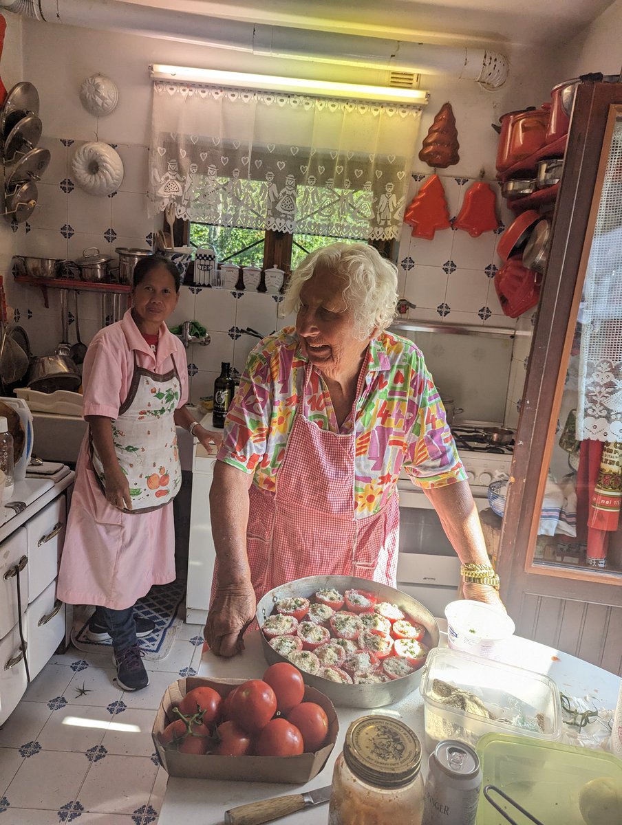 Bestofitalyinus's tweet photo. I love Italian flavors, where do you find the most true Italian flavors in Italy ? At a simple Italian osteria or at your Italian mom house or visiting an Italian friend house  or at a special restaurant ? 
#italiantaste #italianflavors #traveltoitaly #italiantable https://t.co/i6ThpIdmh5