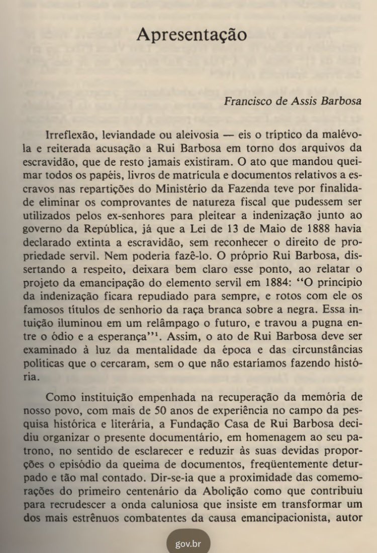 O mais nonsense é ela indicando como fonte um livro que a desmente. A mulher nem chegou a ler a primeira página do livro que ela mesmo indicou kkkk