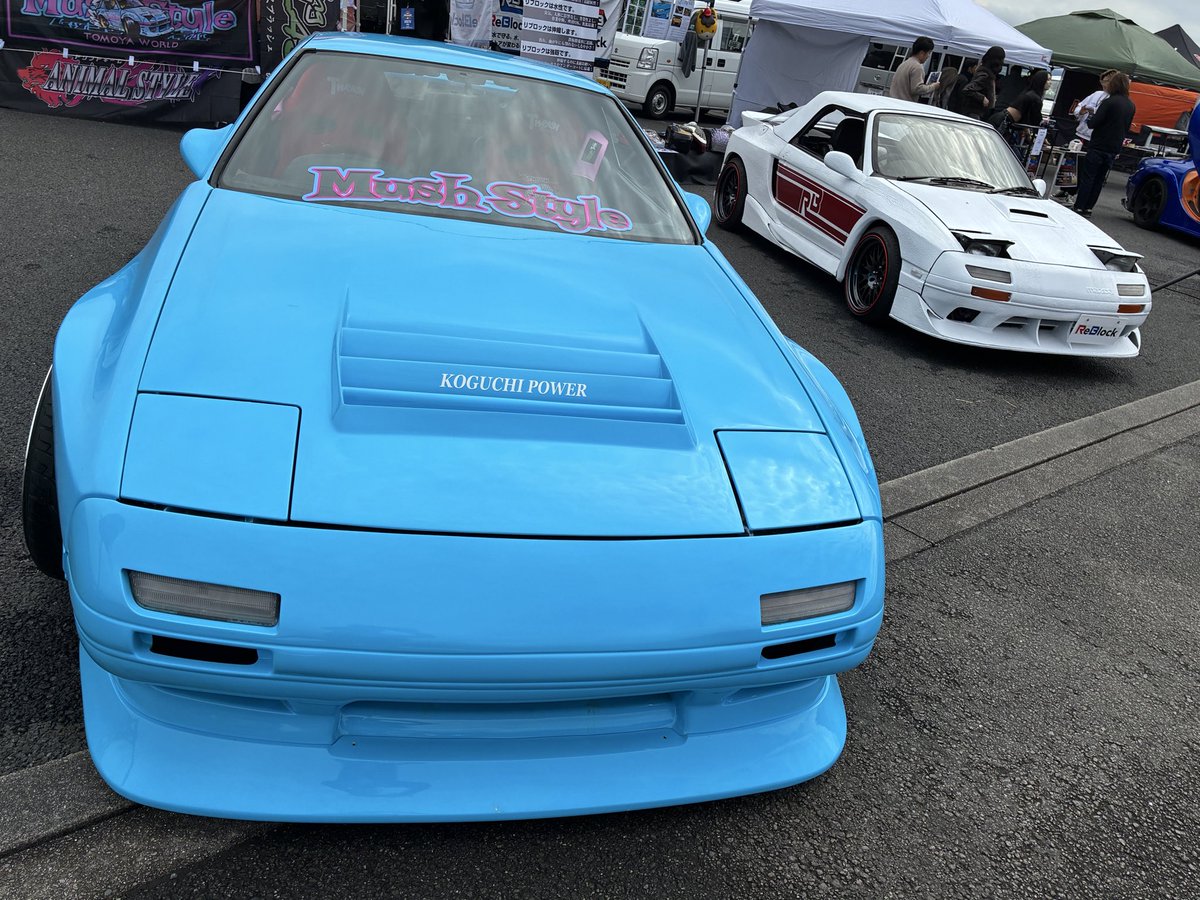 ReBlock16's tweet image. ＃マツダイズム
＃fc3s
＃beat
＃reblock
ムッシュスタイルさんの隣で展示できて感謝です。本物と似てる？