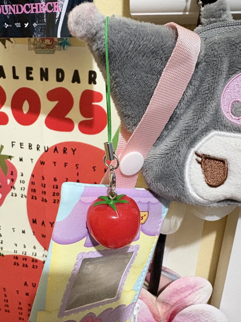 cohcomuffin's tweet photo. Wts want to sell strap phone tomat tomato, link 🍊bellow https://t.co/so1uizZ2CB