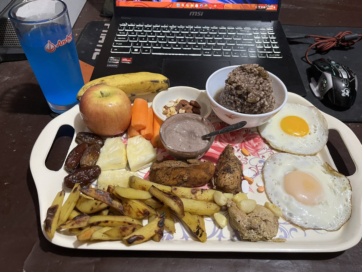 Thanks to almighty 🫶 for the food.

Today's breakfast 🍽️ 

- Chicken breast
- oats 🥣
- Creatine 
- Potato 🥔 
- Fruits 🍇 
- egg 🍳 

02 November 2025 

Day 85 of bulk 
#AnimalBased #Diet #Bodybuilding #Lean #breakfast #carnivore #CarnivoreDiet