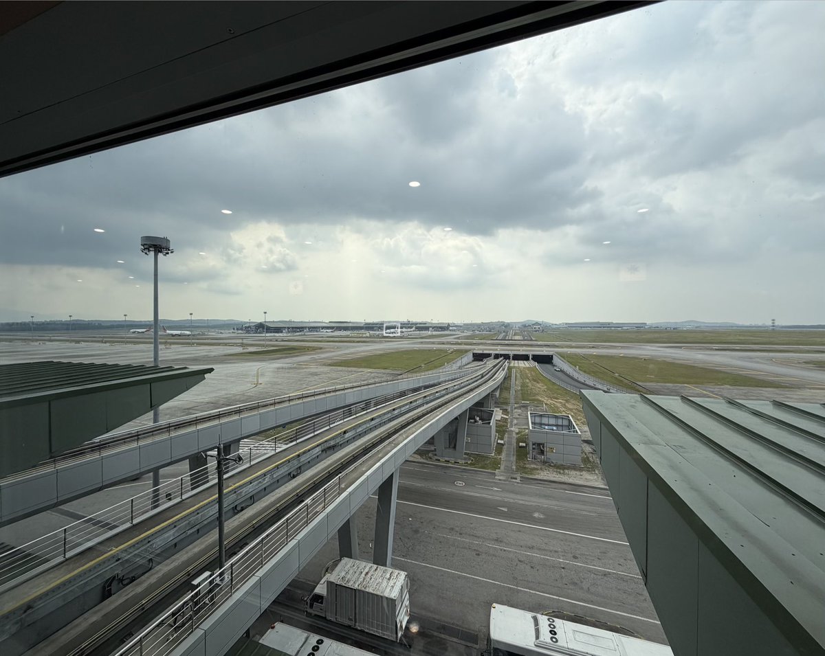 foreverjudge7's tweet image. Test zoom 🟠 Cosmic Orange

📍KLIA

#iphone17 #iPhone17 #iPhone17Pro #iphone17promax