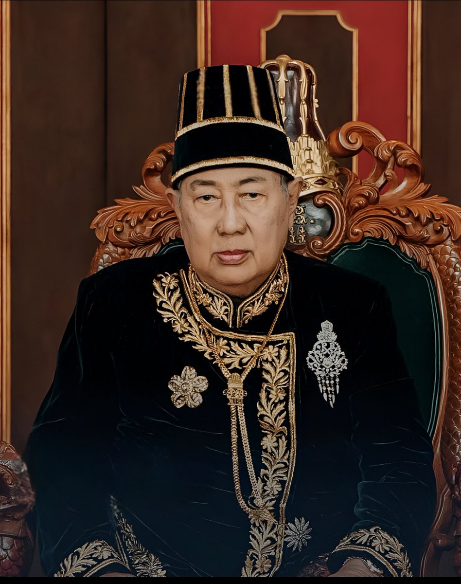 merapi_uncover's tweet photo. RAJA Keraton Solo Sinuhun Pakubuwono XIII Wafat, Tutup Usia 77 Tahun, Dimakamkan di Imogiri Bantul

Turut berduka cita atas wafatnya Pakubuwana XIII.
Semoga almarhum mendapatkan tempat terbaik di sisi Tuhan Yang Maha Esa, dan budaya luhur peninggalannya terus abadi bagi generasi mendatang.