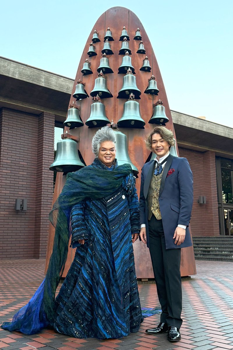 TomotakaOKAMOTO's tweet photo. #国立音楽大学 の #くにたち賞 大賞を受賞いたしました。

昨日は母校の #ホームカミングデイ 授賞式で歌い、懇親パーティーでは先輩後輩方との楽しいひと時を過ごすことが出来ました🍷

一緒に受賞した ミュージカル界でも大躍進している #佐藤隆紀 さんのパフォーマンスも素晴らしかった〜✨✨✨ https://t.co/c0dxugxV30