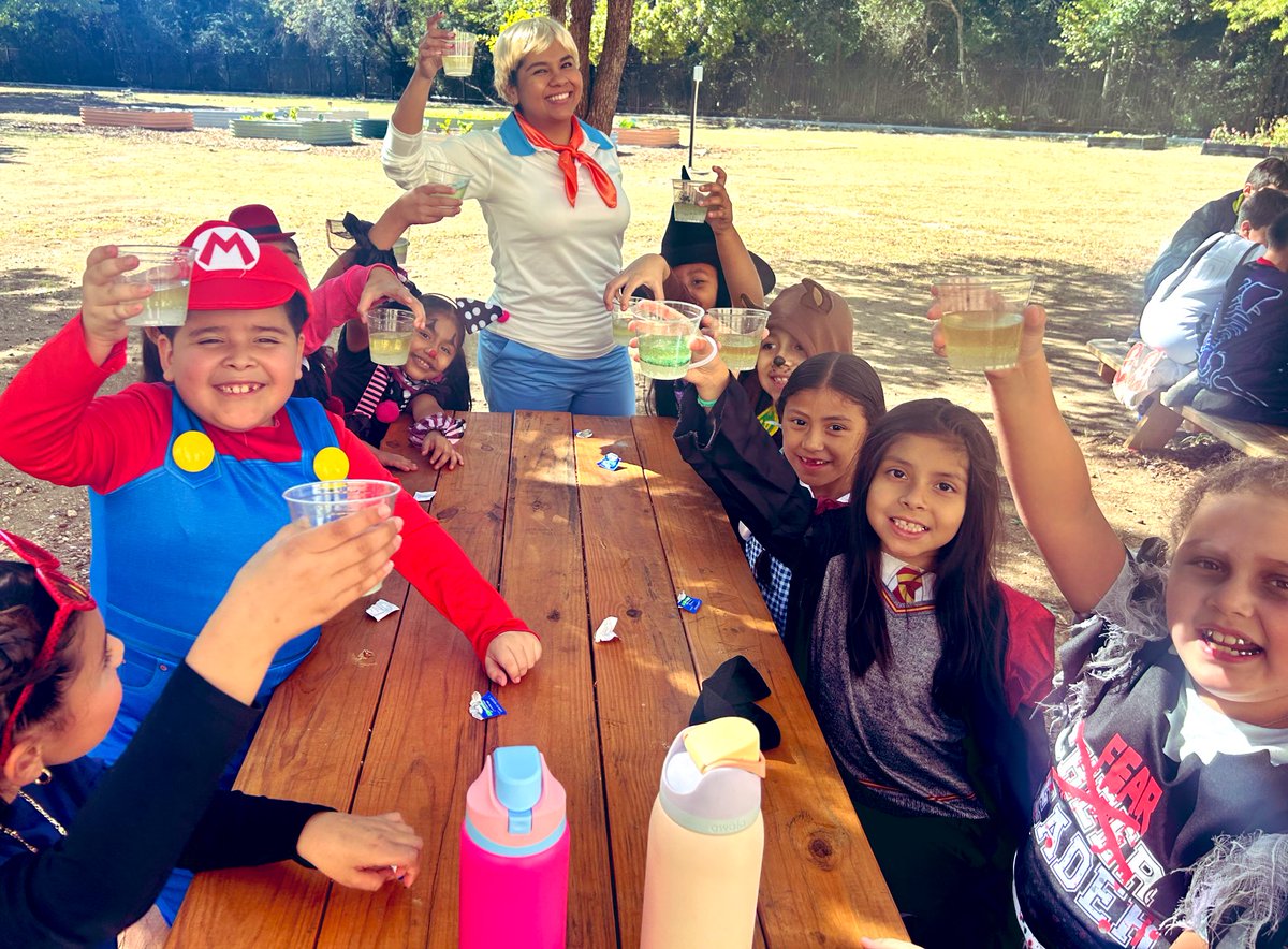 BethuneBulls's tweet photo. Scooby Doo and the crew engaged in a guided experiment to study density differences between oil and water resulting in lava lamps! Jinkies…that’s a mystery alright!  #2ndgradelab #FriYAYfun #Region4SayNoMore @EDAmaya04 @dallasschools @SHussainDISD @disdstemscience https://t.co/X4G0b4Fde9