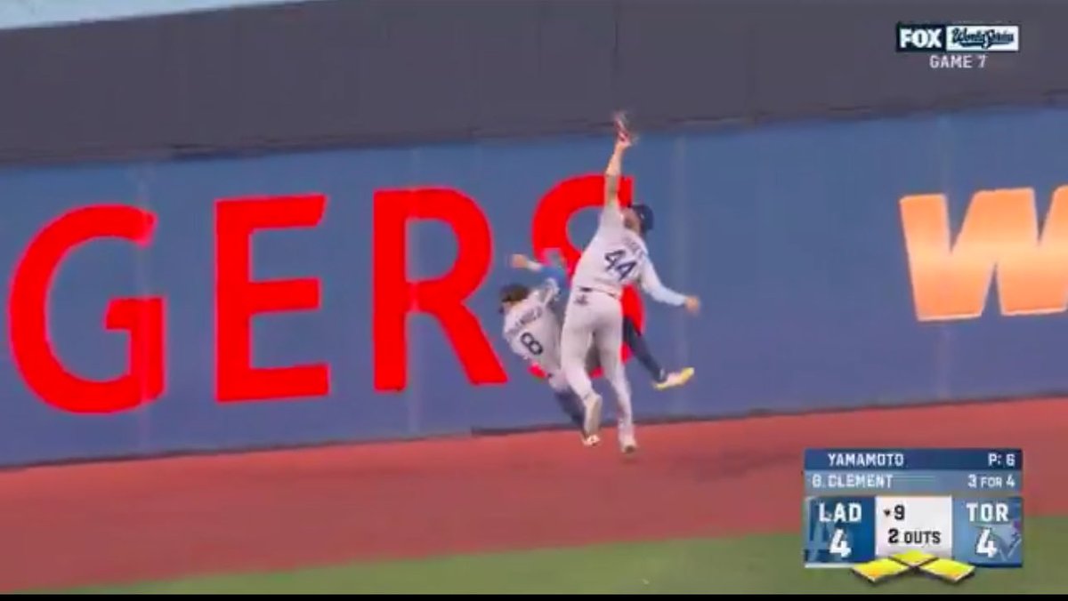 AllSportHype's tweet photo. @BleacherReport @MLB This is pass interference bro holy 😭🙏 https://t.co/6w1VnHJGjp