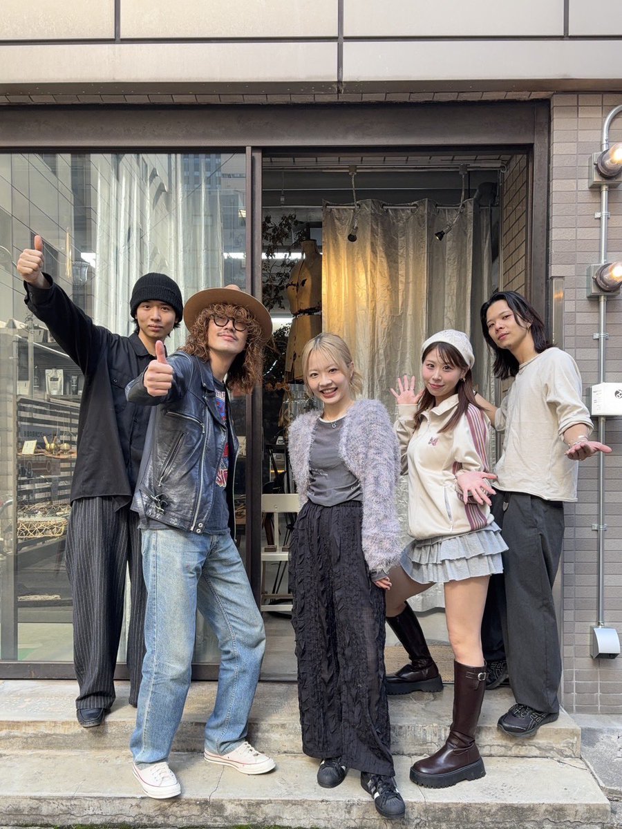 takeutick's tweet photo. 東京、大阪、神戸、姫路にある美容室
【TICK-TOCえK】
スタッフスナップ写真📸

小顔に見せ、ブロー無しでキマる！
形状記憶カット（特許取得済み）が学べるサロンです。

カットが簡単で、楽しくなります。

★★リクルート募集★★
https://t.co/xpwR7Z4bP3
各サロンにお電話ください♩ https://t.co/QEWNpWhK07