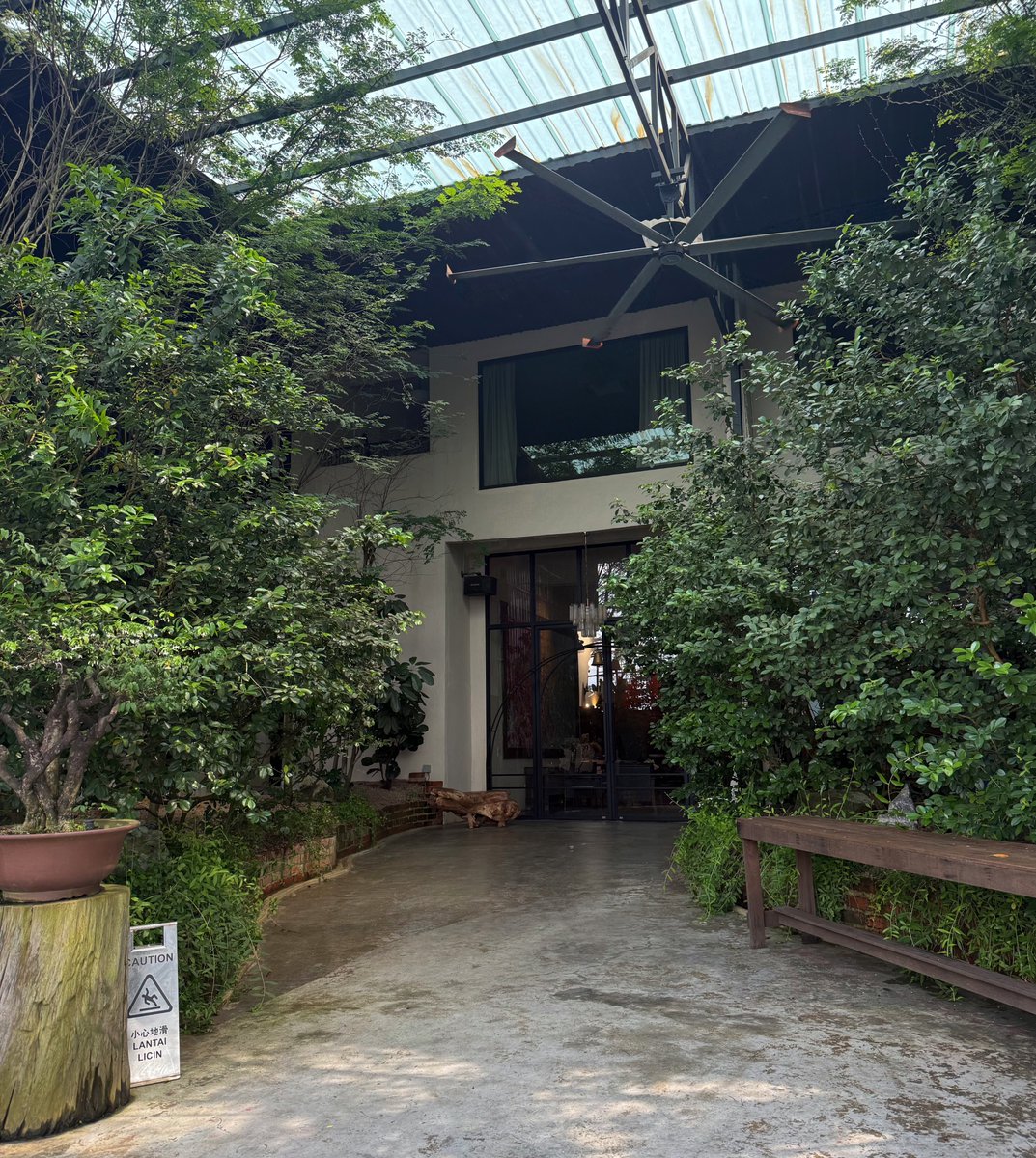 nxjwanasir's tweet photo. Went on a work trip to johor and stopped by this cafe called knock knock. Istg the food is insanely good!! 🤯

I had the best truffle pancake ever and I’d honestly drive all the way from Cyber to Johor just for it again https://t.co/IS3HvuVNVY