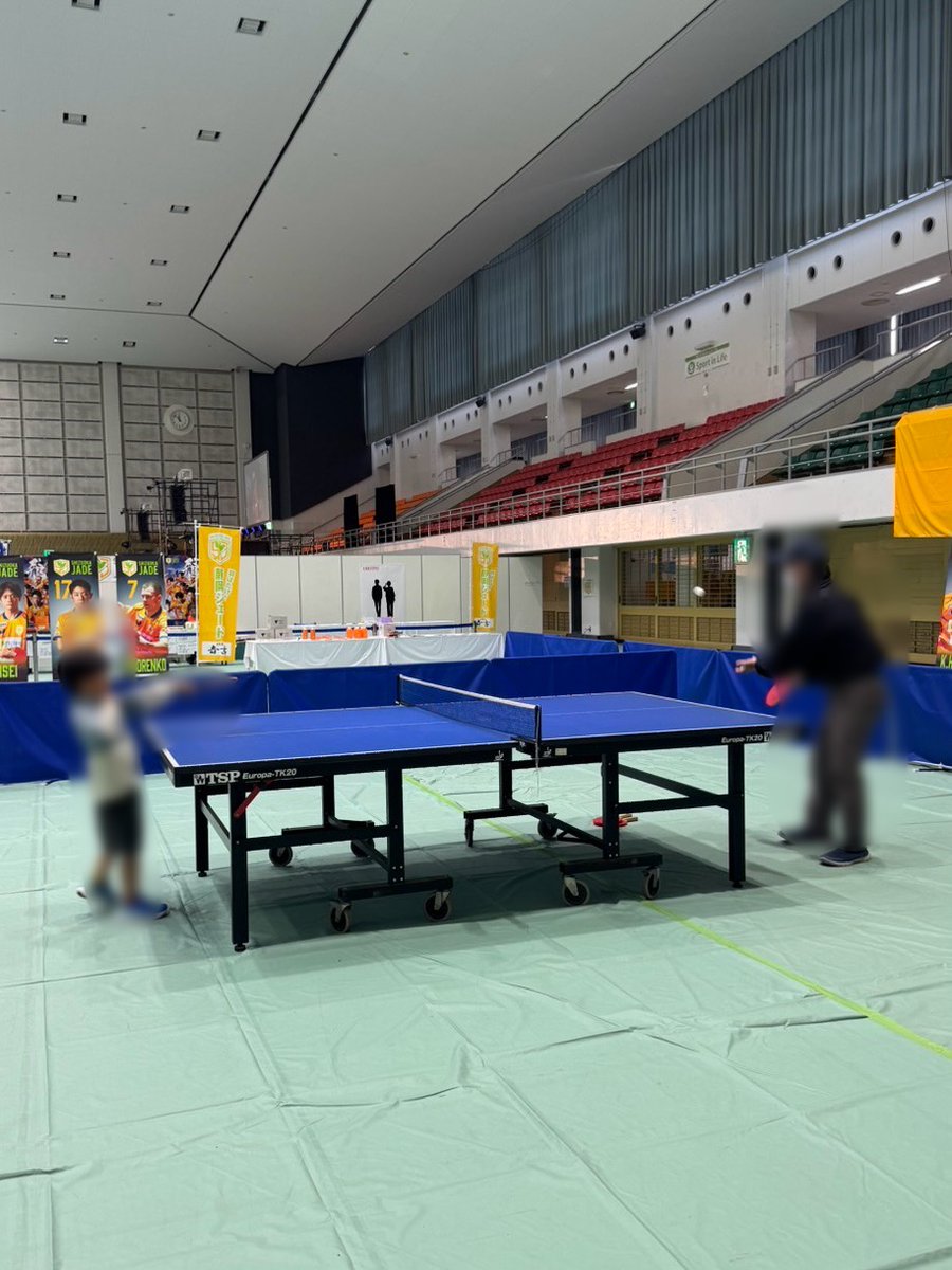 daidogei's tweet photo. ただいま「静岡ジェードと卓球を楽しもう」を静岡市中央体育館で開催中！ぜひおいでください！

🎭静岡のまちが劇場に！🪞🫧
／
大道芸ワールドカップin静岡2025は、10/31（金）～11/3（月・祝）に静岡市で開催！
＼
アーティスト紹介や大会情報をチェック✅
→@daidogeiworldcup https://t.co/PKhV1Fyiaz