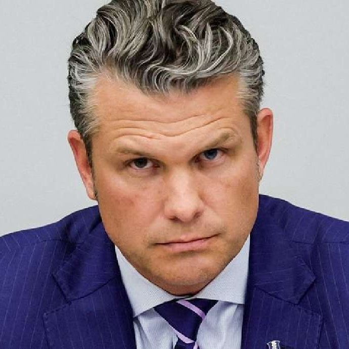 💥战争部长赫格塞斯表示，根据川普总统的指示，美军正在积极准备消灭在尼日利亚屠杀基督徒的伊斯兰主义者！

"是的，长官。在尼日利亚 - 以及任何地方凡杀害无辜基督徒的行为必须立即停止。战争部正准备采取行动。"

"尼日利亚政府要么保护基督徒，要么我们将消灭实施这些骇人暴行的伊斯兰恐怖分子！"