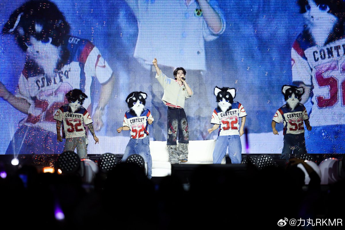 RIKIMARU_TH's tweet photo. 251102 RIKIMARU’s Weibo Update(1/3)

เหล่ารูมเมทมาร่วมฉลองวันเกิดกับผมด้วย วันนี้ผมได้รับความรักมากมาย หลังจบงานก็มีความรู้สึกแปลกๆ เขาบอกว่ามันเป็นอาการซึมเศร้าหลังพบปะผู้คน

Like👍🏻,Comment✍🏻,Repost🔁
🔗https://t.co/pPyx06uTtW
#ริกิมารุ #Rikimaru #力丸 #近田力丸 #ChikadaRikimaru https://t.co/JULJ4QvPLF