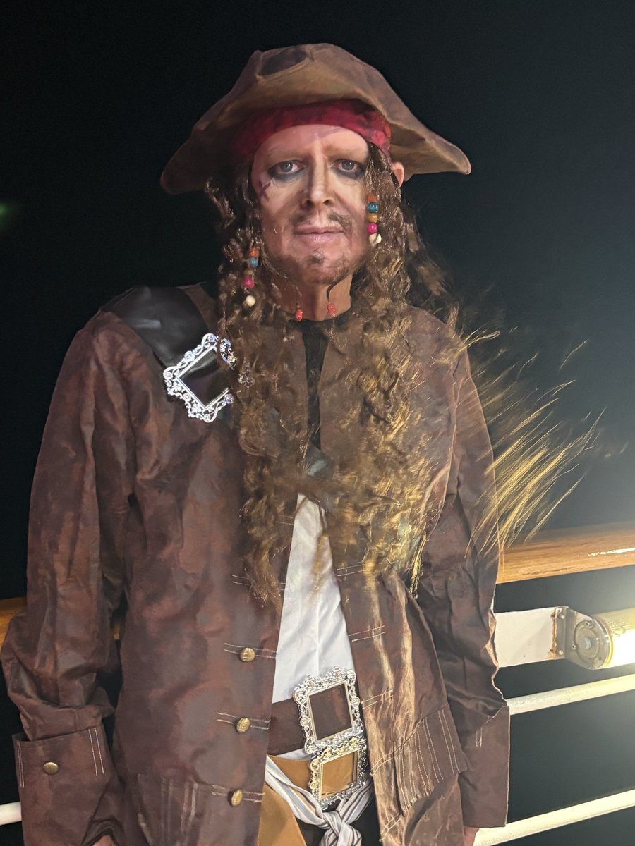 Doc_Holiday26's tweet photo. @CarnivalCruise First time since I was a kid dressing up for Halloween with my beautiful mermaid wife @Bubbleschics1 on #CarnivalMagic ACES Cruise November 31 2025. Not to shabby https://t.co/p0pnLgdV6F