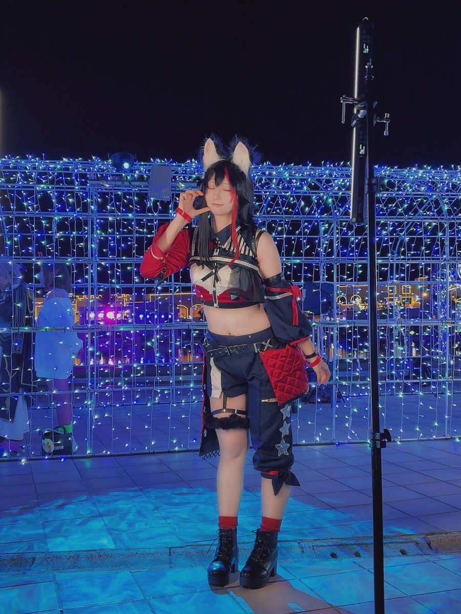 momo__cos's tweet image. 田中さんのンジュが宇宙一可愛くて
衣装を作らせてもらって大満足の生産者の顔🥴