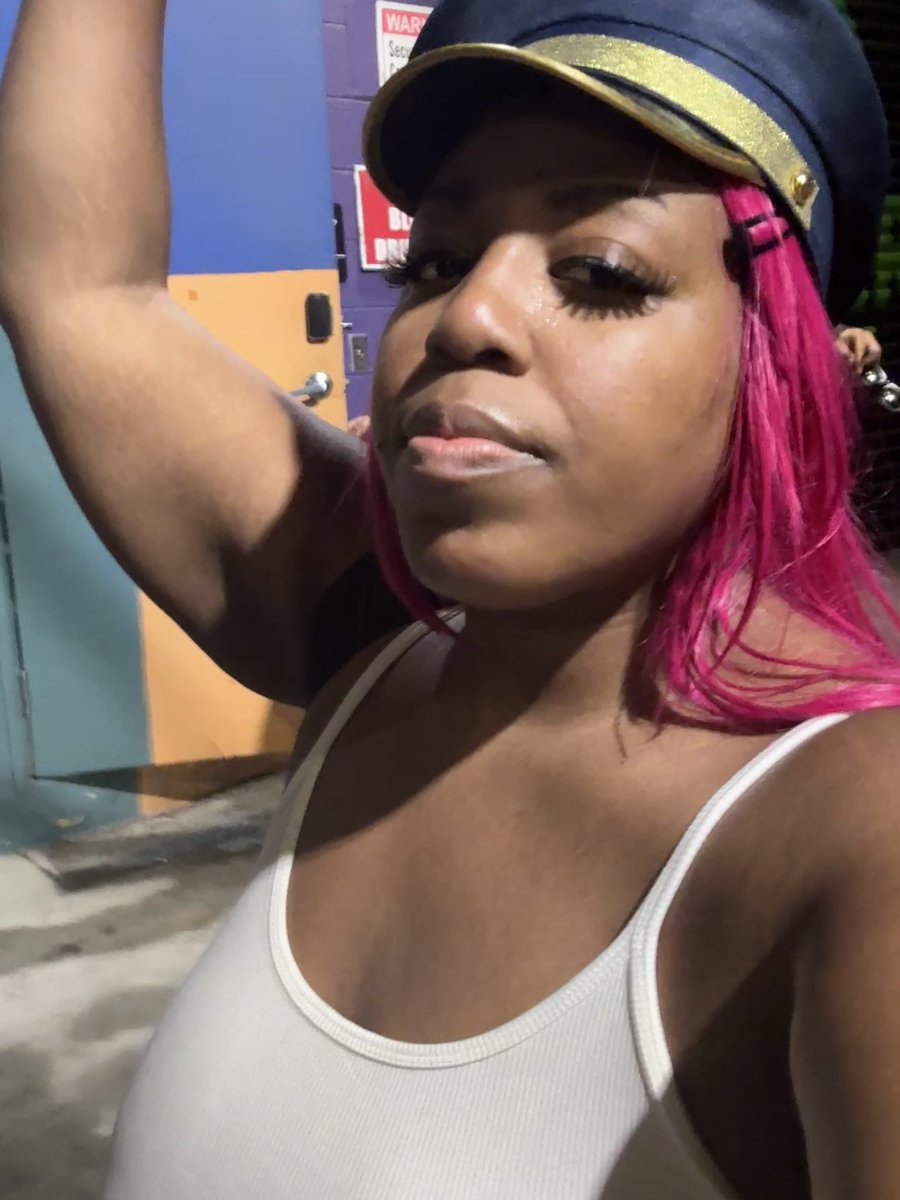 The DJ killed my vibe playing Justin Beiber so I’m leaving LOOL jk it just got a lil too crowded for me but thank you Redbull that was SOOO lit 🪽🐂🪽