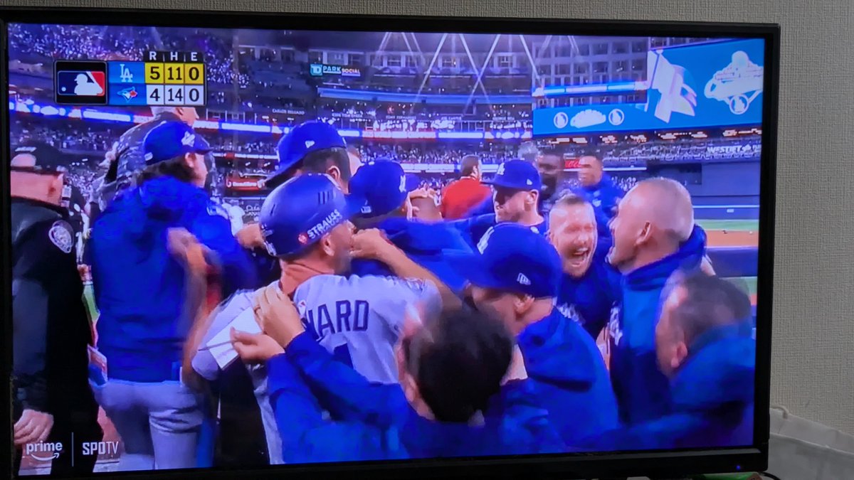 MrRaiderSports's tweet photo. やったZEEEEEEEEEEE!!!!!
我らがロサンゼルス・ドジャース連覇達成だZEEEEEEEEEEEE!!!!!
#LetsGoDodgers #WorldSeries https://t.co/EBczMO0dex