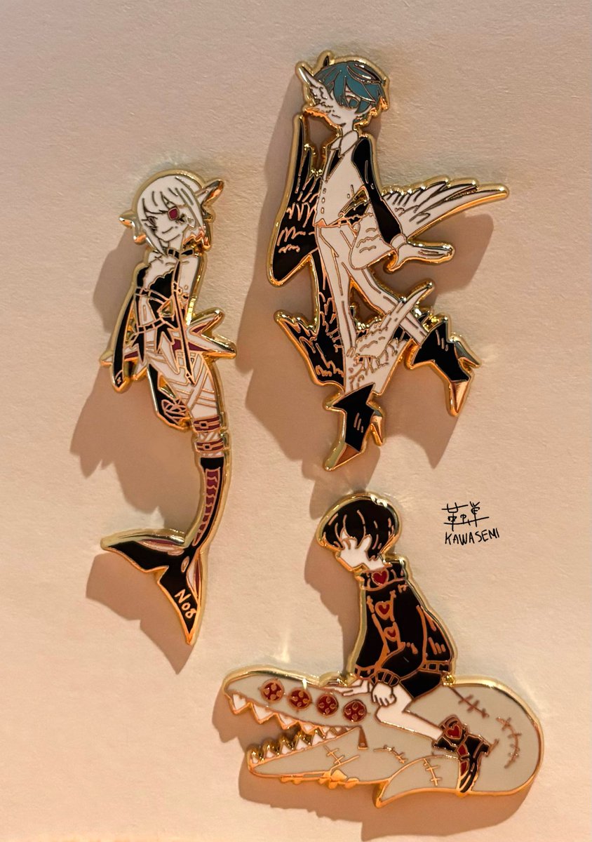 aozukikawasemi's tweet image. 【新しいオリジナルピンバッジ】
天使、人魚、少年とワニのぬいぐるみ

個展に持っていきます🙌