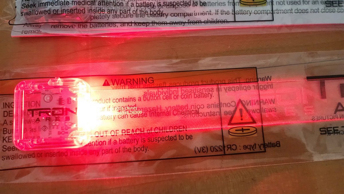 #트론_아레스 수능 응원 이벤트 당첨
응원템 LED 팔찌 도착