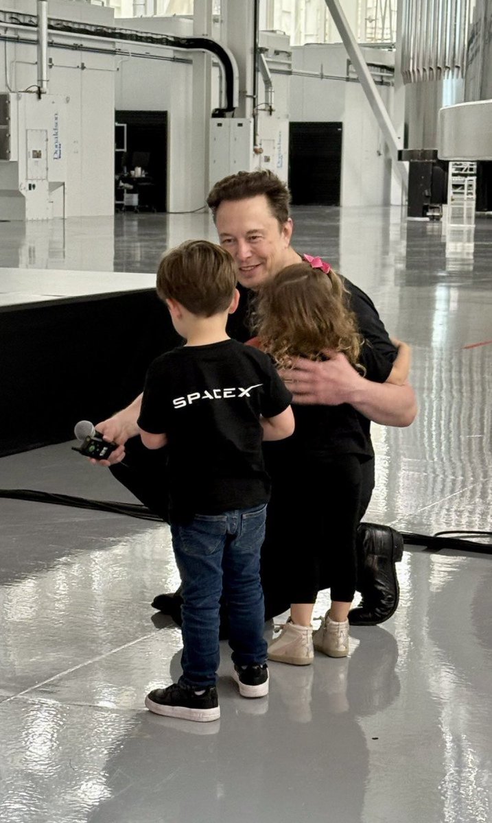 DogeDesigner tweet media