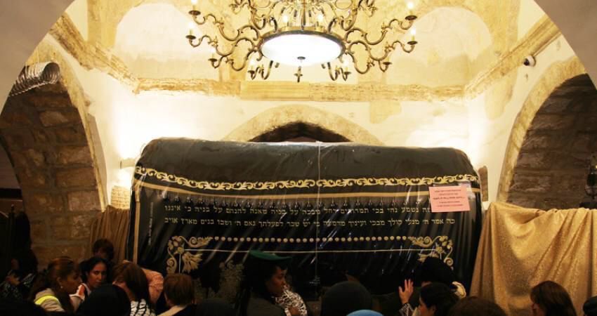 11 Cheshvan: Rachel Imeinu (1554 B.C.E.). Wife of Yaakov Avinu. Died during the birth of her son Binyomin. "Rachel Mivaka Al Baneha."