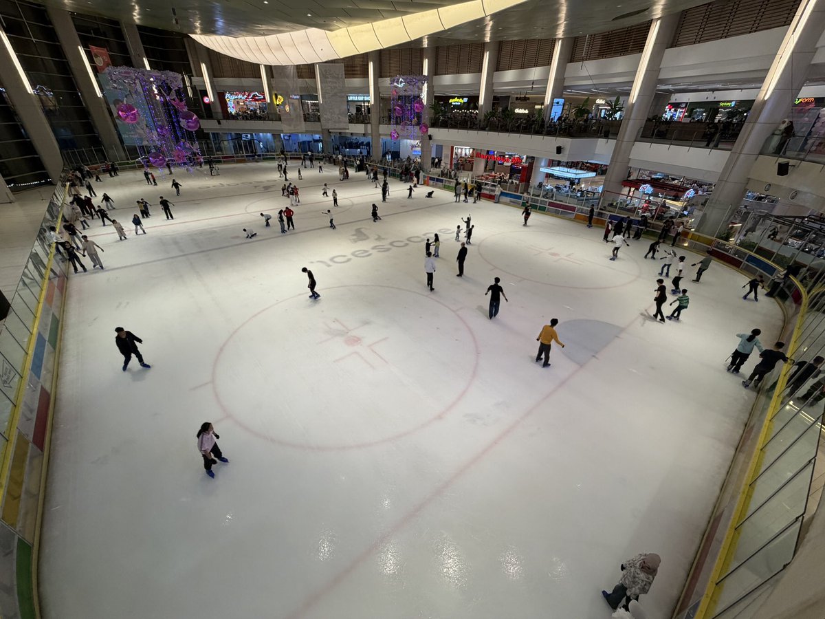 foreverjudge7's tweet image. IOI Putrajaya 🛍️ ⛸️

#ioi #IOI #putrajaya #shoppingmall #icerink