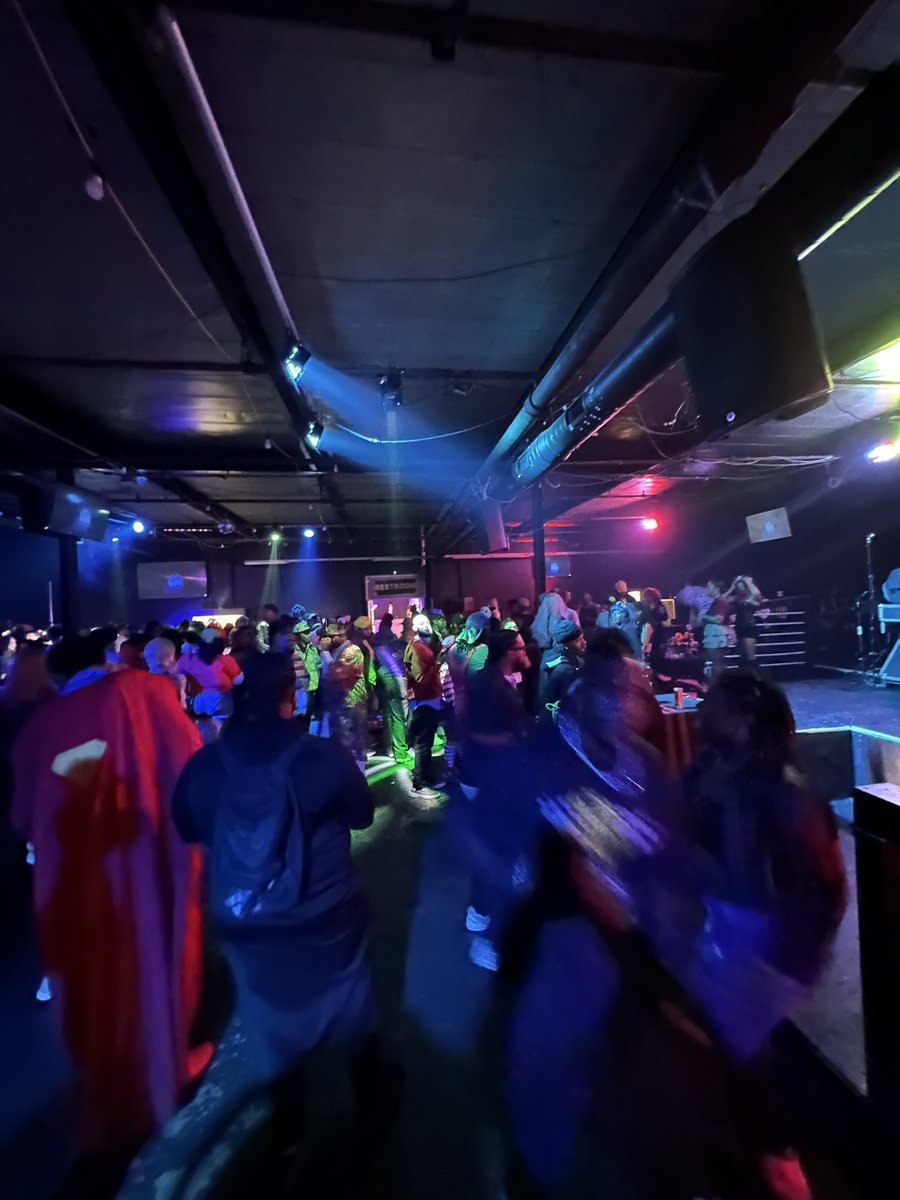 Freshpaintoff's tweet photo. 🎨 Painters Fresh Paint has landed at the Red Bull After Party at DreamHack Atl

Come join us:
@ogKDOT @supremesensai  @Miketries2 https://t.co/HwtEBr0OGI
