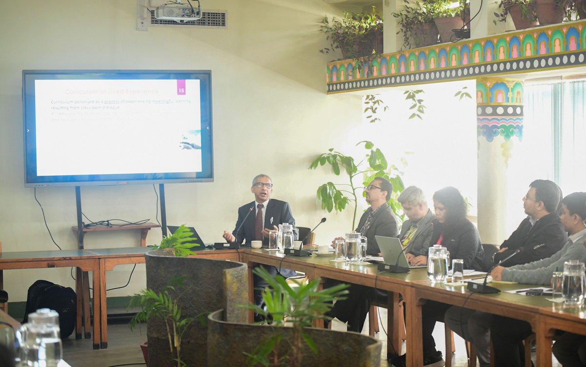 KU_Dhulikhel's tweet image. Ongoing 𝐂𝐮𝐫𝐫𝐢𝐜𝐮𝐥𝐮𝐦 𝐃𝐞𝐯𝐞𝐥𝐨𝐩𝐦𝐞𝐧𝐭 𝐒𝐞𝐦𝐢𝐧𝐚𝐫 at Kathmandu University — advancing academic excellence through collaborative dialogue and innovative curriculum design.