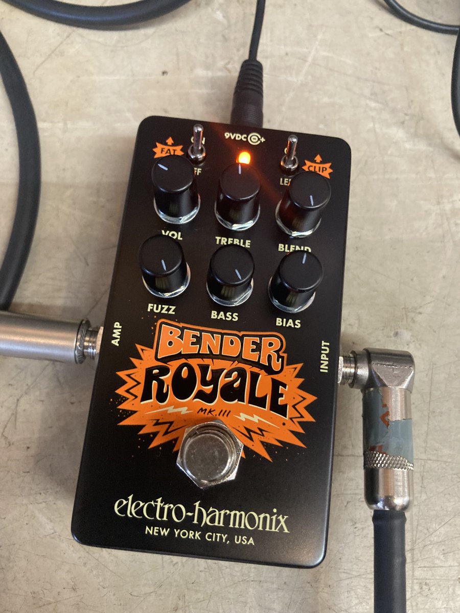 apollonmusic's tweet image. Electro-Harmonix BENDER ROYAL入荷！
サウンドはTONE BENDERで多彩なコントロールで幅広いファズが出せます。

単体でも音量上がるので使いやすいです

#ElectroHarmonix