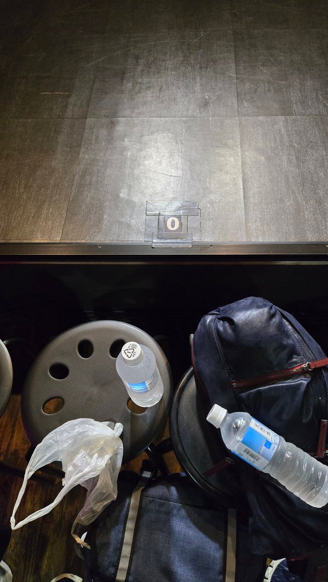 最前ドセンで棒立ちの未来が見える🤔