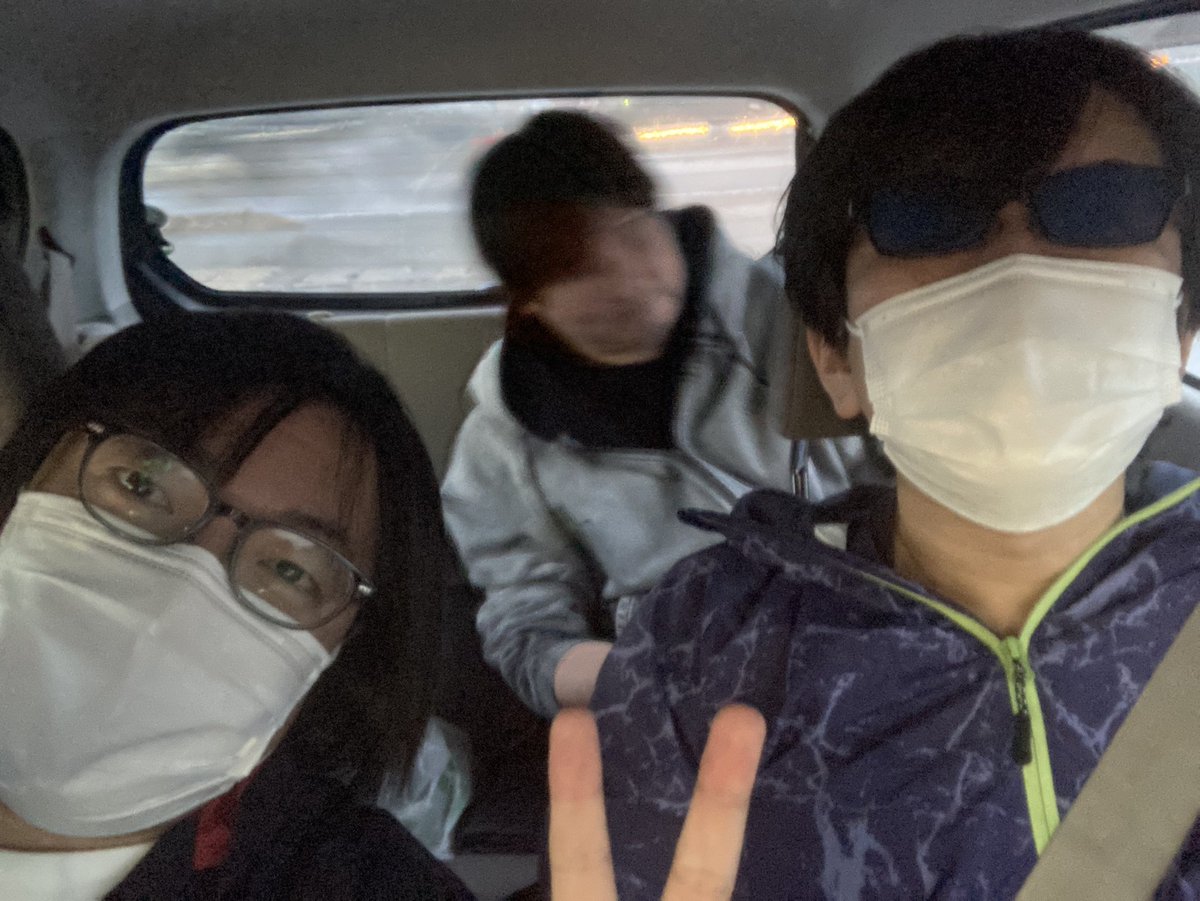 yuzmuin_akita's tweet photo. 改めて昨日仙台イベントありがとうございました！
私たちの写真や映像はフリー素材なので好き放題勝手に使って下さい！
お土産まで頂きとても嬉しかったです！
残念ながら会えなかった方はまたどこかで！
今ゆずさんが動画編集頑張ってるので楽しみにお待ち下さい！
(派遣勇者のみNG画像を添えて https://t.co/SD0OEM8aUa