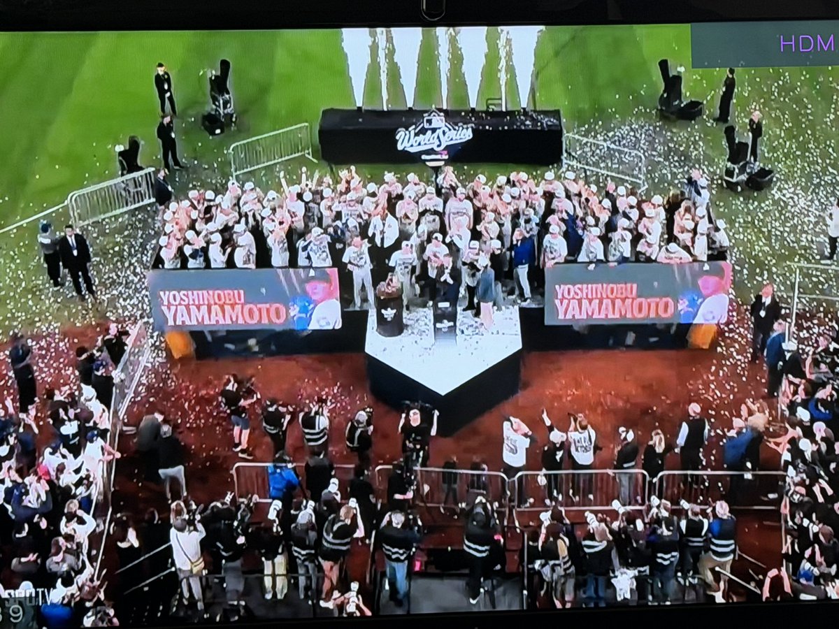 sasukoimama's tweet image. ドジャース優勝🏆🇺🇸🇯🇵
おめでとう㊗️👏👏👏🙌🙌🙌

#ドジャース　#優勝
#ワールドシリーズ