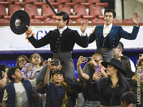 Al Toro México tweet media