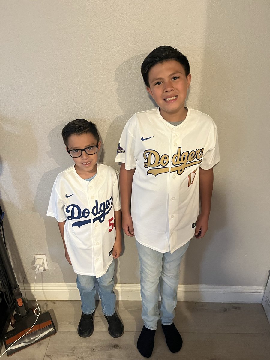 LourdesEddith's tweet photo. Two years in a row that we’ve gone to SF to watch the dodgers play… the won the World Series…. Soooo imma start a go fund me for next year 😂😂😂 https://t.co/GcGtjb4RNF