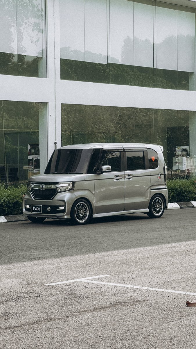 Duty showroom harini gais. Bulan November ni banyak diskaun.

Nak beli Honda roger terus.
