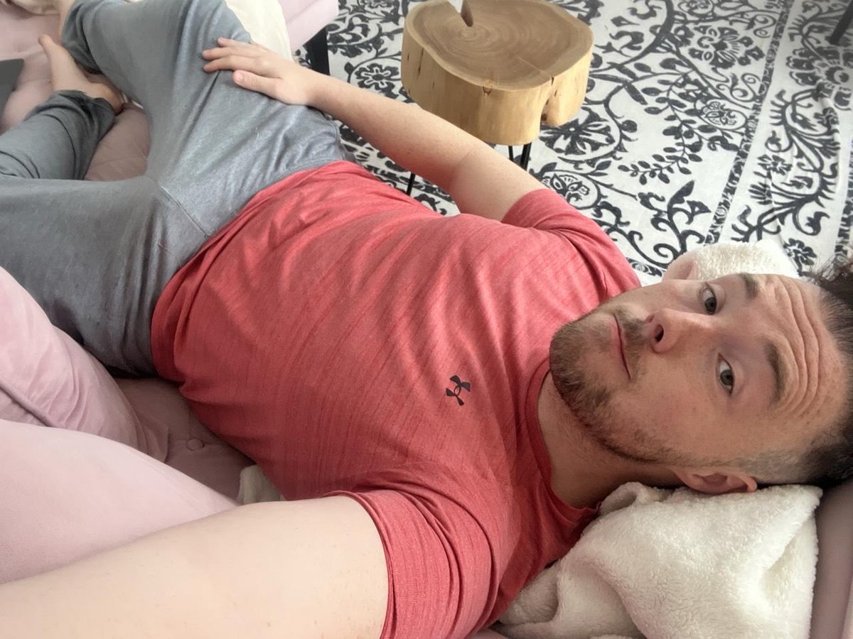 Sweatpant season has started but I always miss summer tight shirt and short season =(