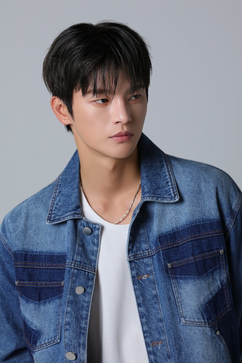 Hwaiting_LIVE's tweet image. 【オフィシャルインタビュー】ソ・イングク、2年ぶりの日本コンサートツアー「初のオールバンドセッション、ファンと一緒に歌う瞬間が一番楽しみ」

🔗hwaiting.me/news/read/9542…

#ソイングク
#SEOINGUK
#서인국
#SIGNAL
#Hwaiting
#ファイティン