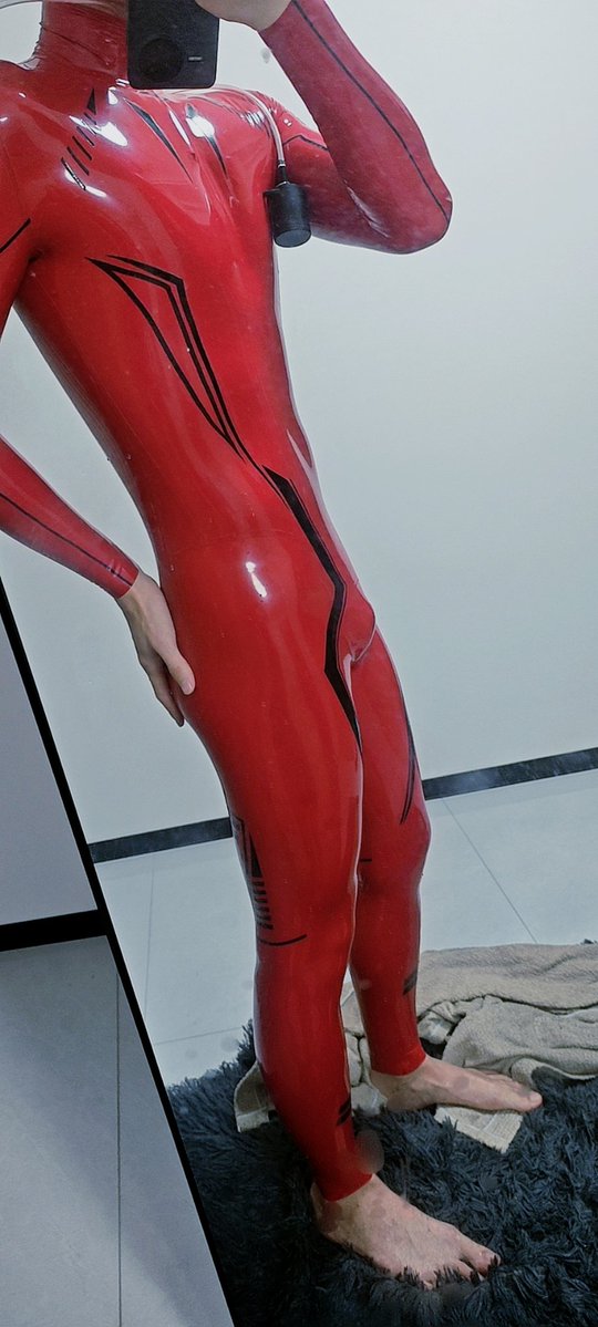 ChengYi_ssans's tweet image. 穿一次挑挑选选就几个图(இωஇ )