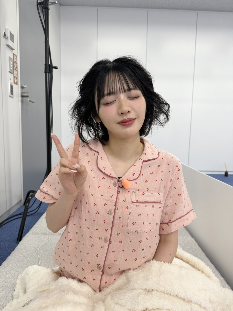 収録直前の3人❤️🩷💜と
寝起きのふたり🩵🧡

見逃し配信はここから！
tver.jp/episodes/ep7qg…

#にゅーかわして
#FRUITSZIPPER